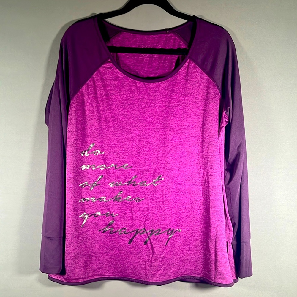 Reebok active top. Long sleeve in excellent shape!
